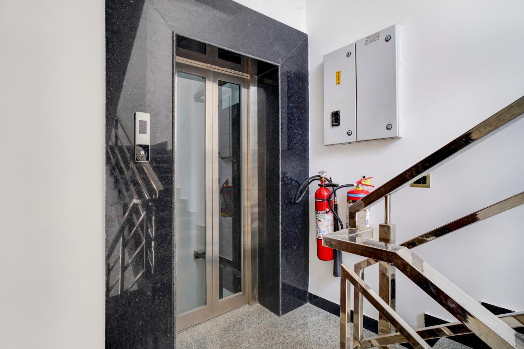 Treebo Corporate Inn 노이다 외부 사진